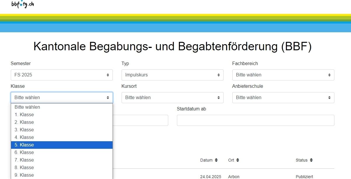 Hier wird gezeigt, wie man nach Semester (z.B. FS 2025), nach Typ (hier Impulskurs) und nach Klasse filtert, damit nur Kurse angezeigt werden, die geeignet sind.